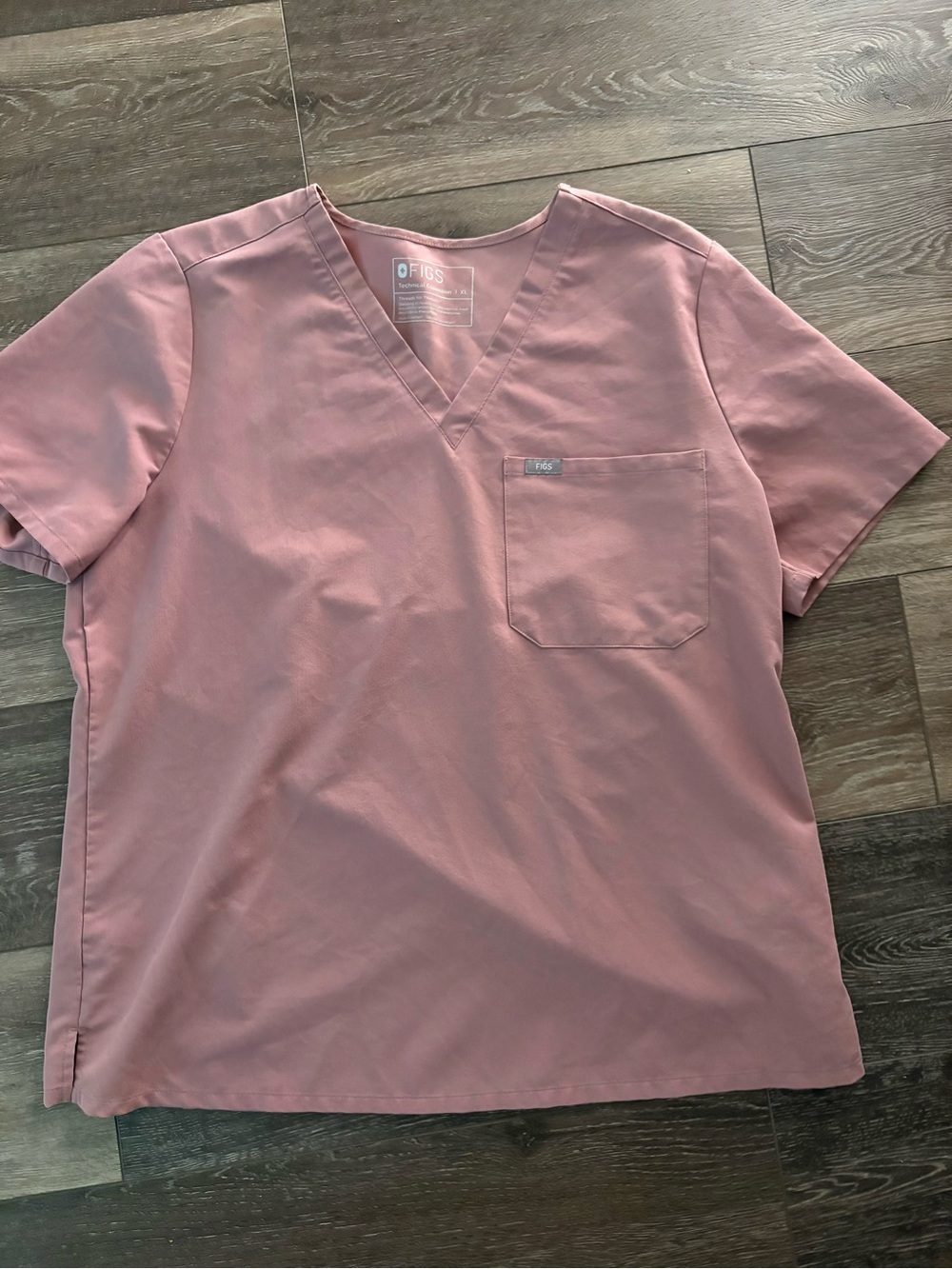 Figs scrub top